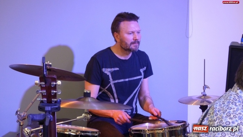 Zdjęcie w galerii na portalu naszraciborz.pl: Koncert CARRANTUOHILL & Bob Bales w raciborskiej bibliotece  wiadomości z regionu