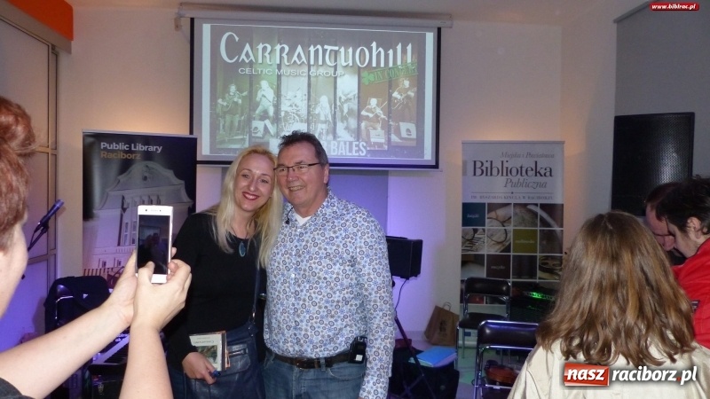 Zdjęcie w galerii na portalu naszraciborz.pl: Koncert CARRANTUOHILL & Bob Bales w raciborskiej bibliotece  wiadomości z regionu