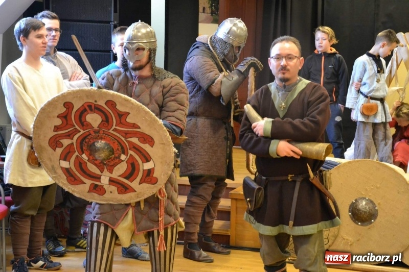 Zdjęcie w galerii na portalu naszraciborz.pl: Drengowie na finał ferii na zamku  wiadomości z regionu