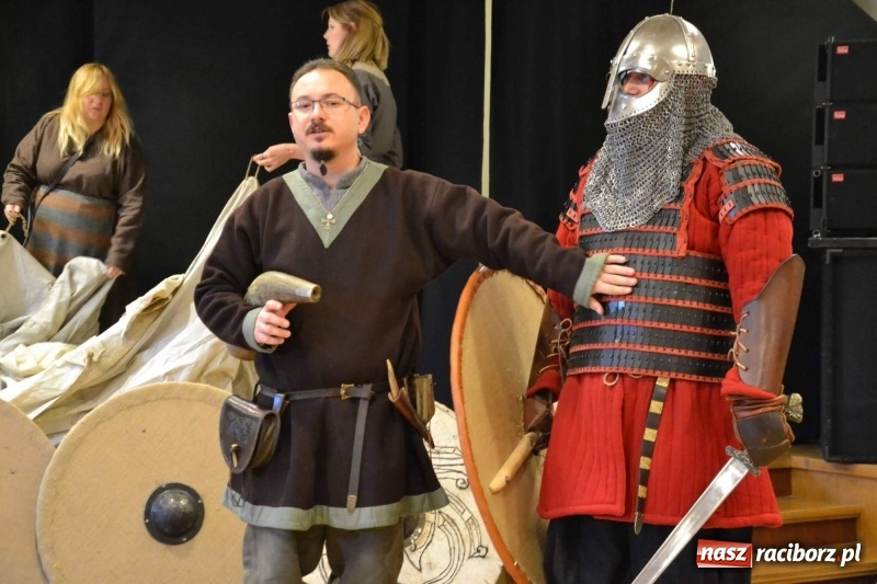 Zdjęcie w galerii na portalu naszraciborz.pl: Drengowie na finał ferii na zamku  wiadomości z regionu