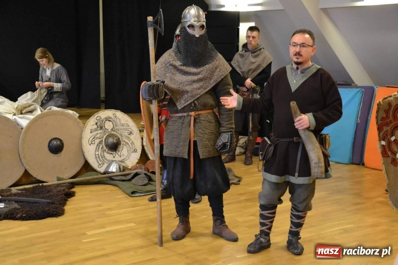 Zdjęcie w galerii na portalu naszraciborz.pl: Drengowie na finał ferii na zamku  wiadomości z regionu