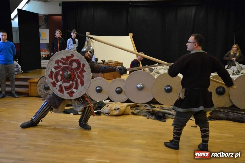 Zdjęcie w galerii na portalu naszraciborz.pl: Drengowie na finał ferii na zamku  wiadomości z regionu