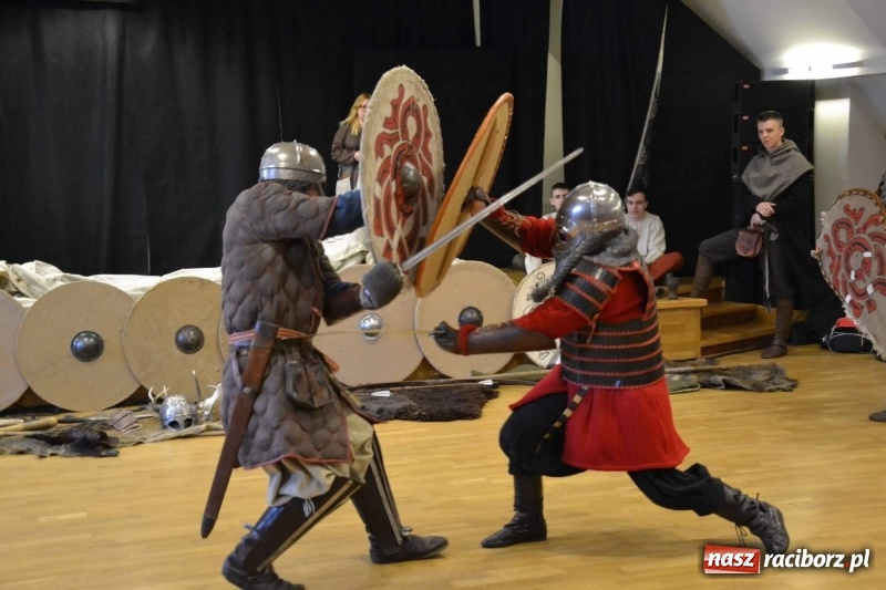 Zdjęcie w galerii na portalu naszraciborz.pl: Drengowie na finał ferii na zamku  wiadomości z regionu