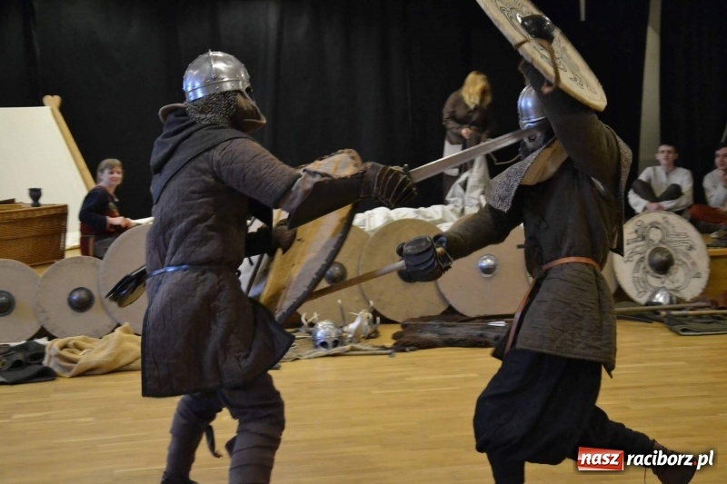 Zdjęcie w galerii na portalu naszraciborz.pl: Drengowie na finał ferii na zamku  wiadomości z regionu