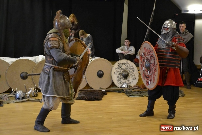 Zdjęcie w galerii na portalu naszraciborz.pl: Drengowie na finał ferii na zamku  wiadomości z regionu