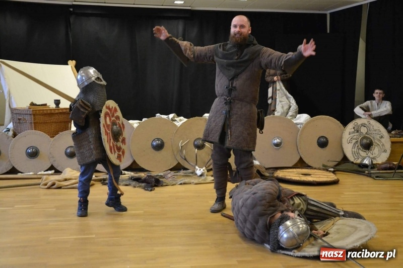 Zdjęcie w galerii na portalu naszraciborz.pl: Drengowie na finał ferii na zamku  wiadomości z regionu