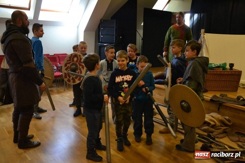 Zdjęcie w galerii na portalu naszraciborz.pl: Drengowie na finał ferii na zamku  wiadomości z regionu