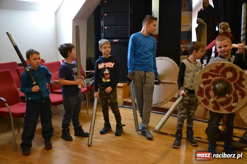 Zdjęcie w galerii na portalu naszraciborz.pl: Drengowie na finał ferii na zamku  wiadomości z regionu