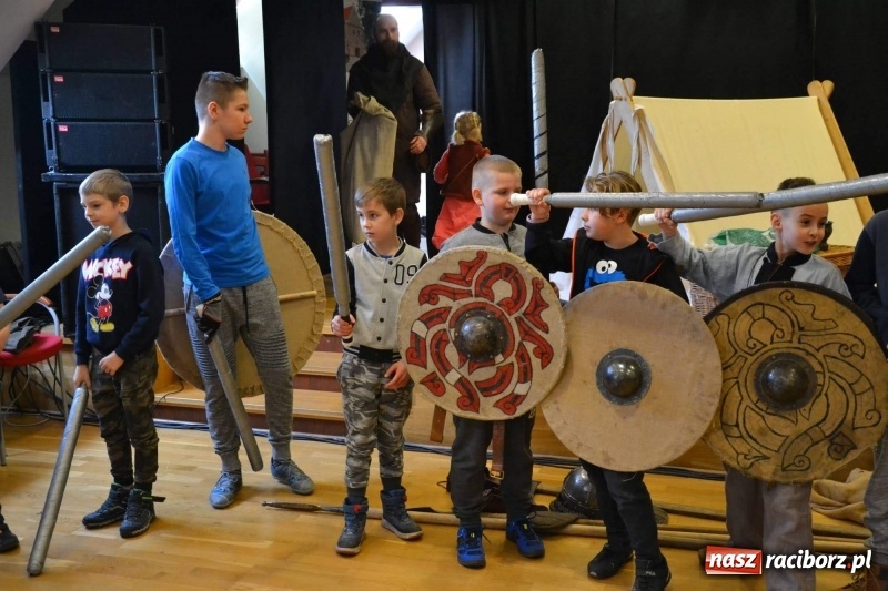 Zdjęcie w galerii na portalu naszraciborz.pl: Drengowie na finał ferii na zamku  wiadomości z regionu