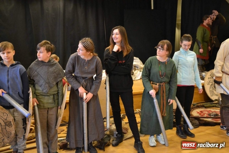 Zdjęcie w galerii na portalu naszraciborz.pl: Drengowie na finał ferii na zamku  wiadomości z regionu