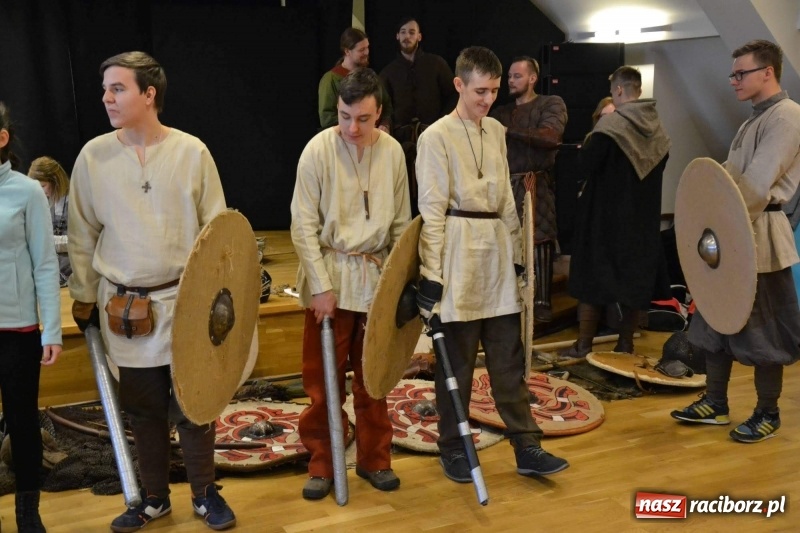 Zdjęcie w galerii na portalu naszraciborz.pl: Drengowie na finał ferii na zamku  wiadomości z regionu