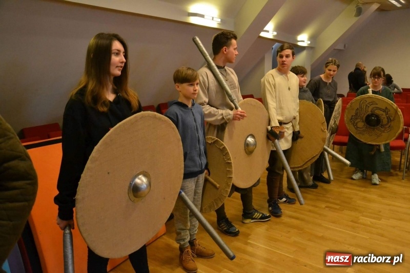 Zdjęcie w galerii na portalu naszraciborz.pl: Drengowie na finał ferii na zamku  wiadomości z regionu