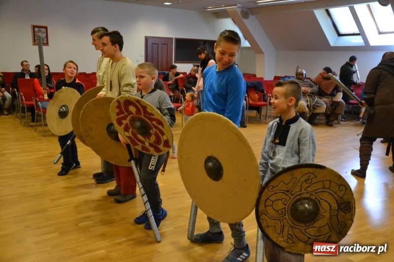 Zdjęcie w galerii na portalu naszraciborz.pl: Drengowie na finał ferii na zamku  wiadomości z regionu