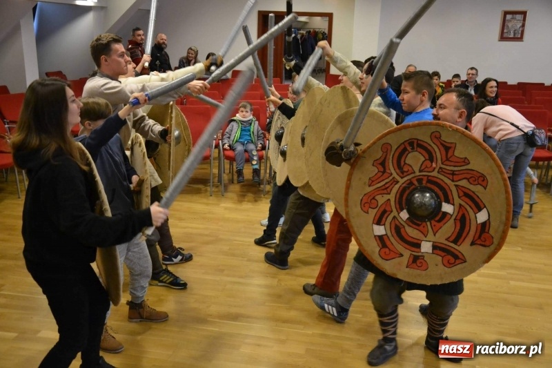 Zdjęcie w galerii na portalu naszraciborz.pl: Drengowie na finał ferii na zamku  wiadomości z regionu