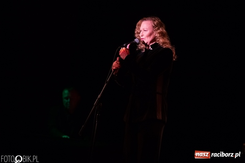 Zdjęcie w galerii na portalu naszraciborz.pl: Koncert Edyty Geppert w Raciborskim Centrum Kultury wiadomości z regionu