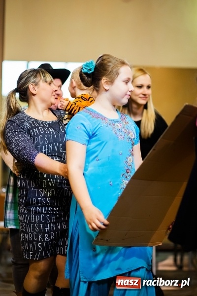 Zdjęcie w galerii na portalu naszraciborz.pl: Kolorowy bal przebierańców w Krzanowicach wiadomości z regionu