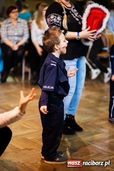 Zdjęcie w galerii na portalu naszraciborz.pl: Kolorowy bal przebierańców w Krzanowicach wiadomości z regionu