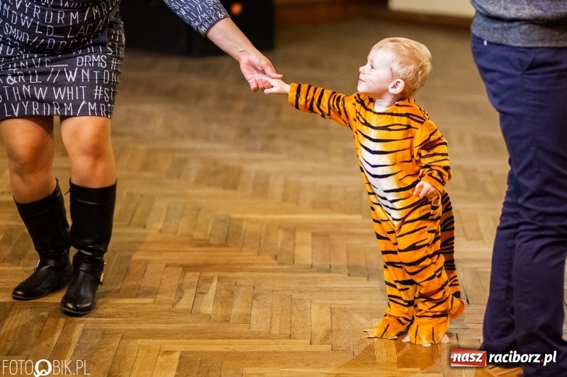 Zdjęcie w galerii na portalu naszraciborz.pl: Kolorowy bal przebierańców w Krzanowicach wiadomości z regionu