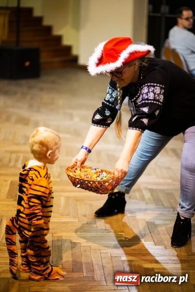 Zdjęcie w galerii na portalu naszraciborz.pl: Kolorowy bal przebierańców w Krzanowicach wiadomości z regionu