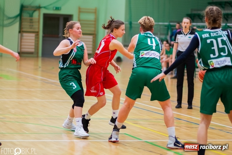 Zdjęcie w galerii na portalu naszraciborz.pl: Biała Gwiazda lepsza od raciborzanek. Zdecydowała trzecia kwarta wiadomości z regionu