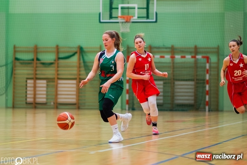 Zdjęcie w galerii na portalu naszraciborz.pl: Biała Gwiazda lepsza od raciborzanek. Zdecydowała trzecia kwarta wiadomości z regionu