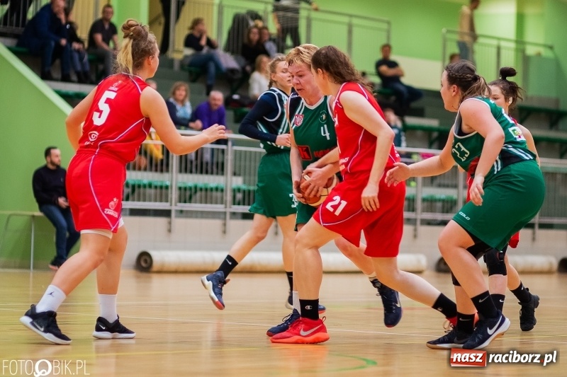 Zdjęcie w galerii na portalu naszraciborz.pl: Biała Gwiazda lepsza od raciborzanek. Zdecydowała trzecia kwarta wiadomości z regionu