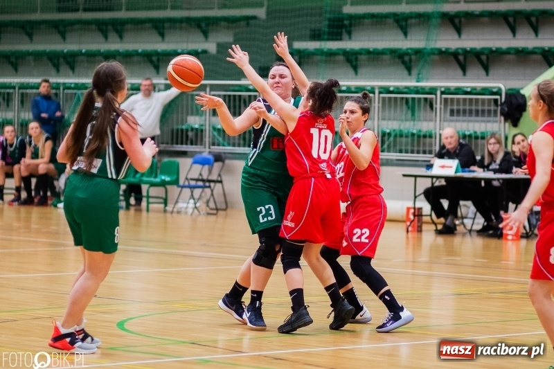 Zdjęcie w galerii na portalu naszraciborz.pl: Biała Gwiazda lepsza od raciborzanek. Zdecydowała trzecia kwarta wiadomości z regionu