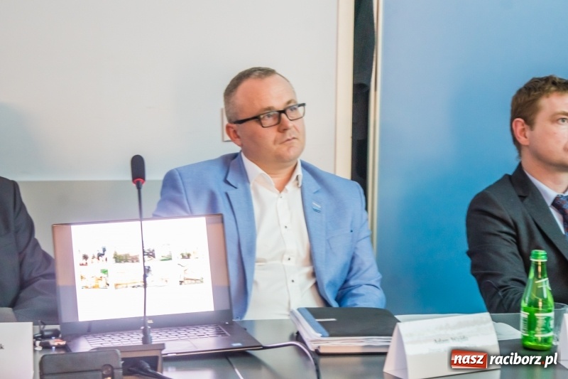 Zdjęcie w galerii na portalu naszraciborz.pl: Rakieta i czyste powietrze, czyli 100 dni prezydenta Dariusza Polowego  wiadomości z regionu