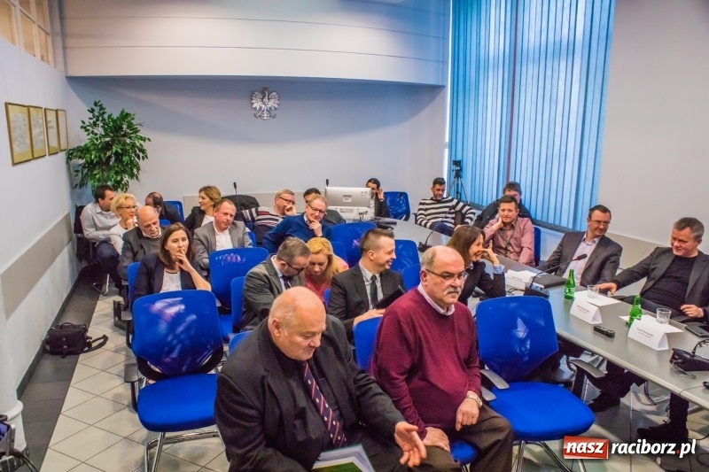Zdjęcie w galerii na portalu naszraciborz.pl: Rakieta i czyste powietrze, czyli 100 dni prezydenta Dariusza Polowego  wiadomości z regionu