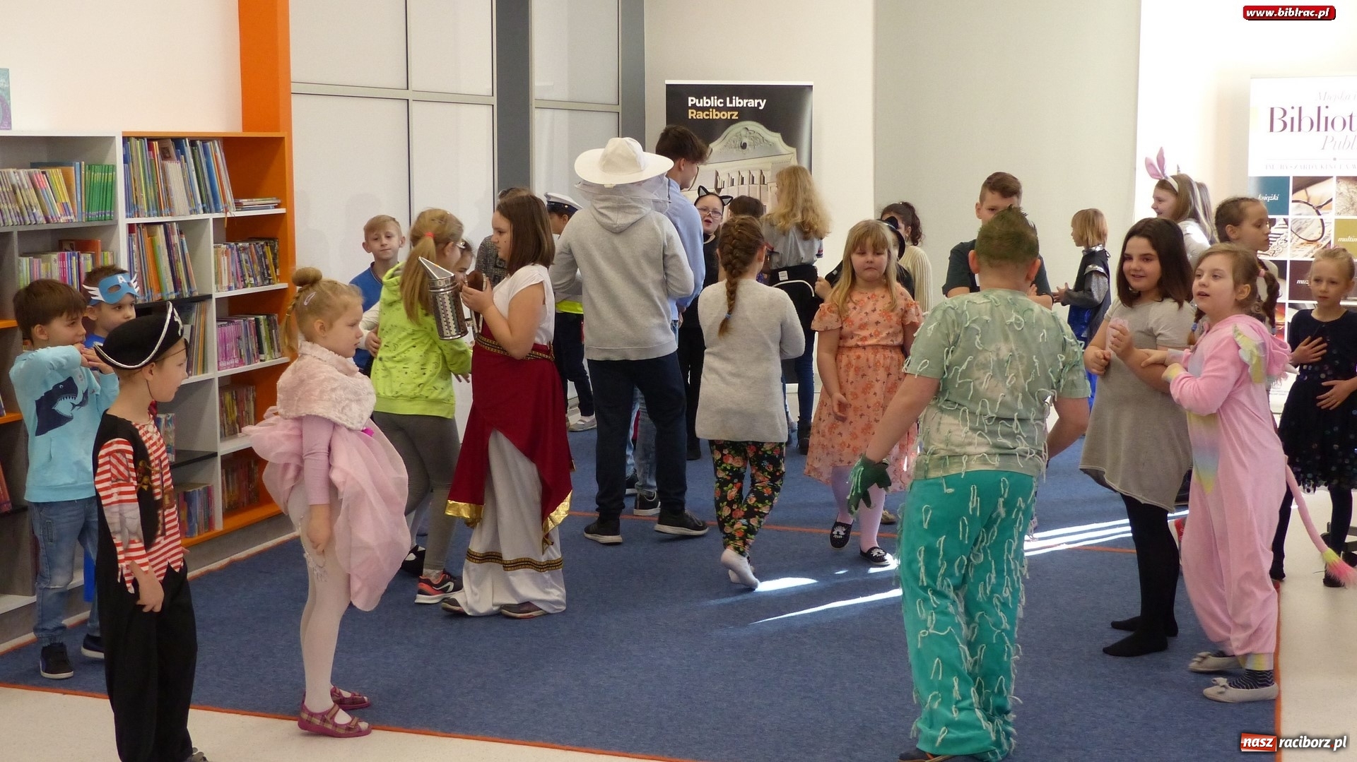 Zdjęcie w galerii na portalu naszraciborz.pl: Mądra Mysz gościem raciborskiej biblioteki wiadomości z regionu