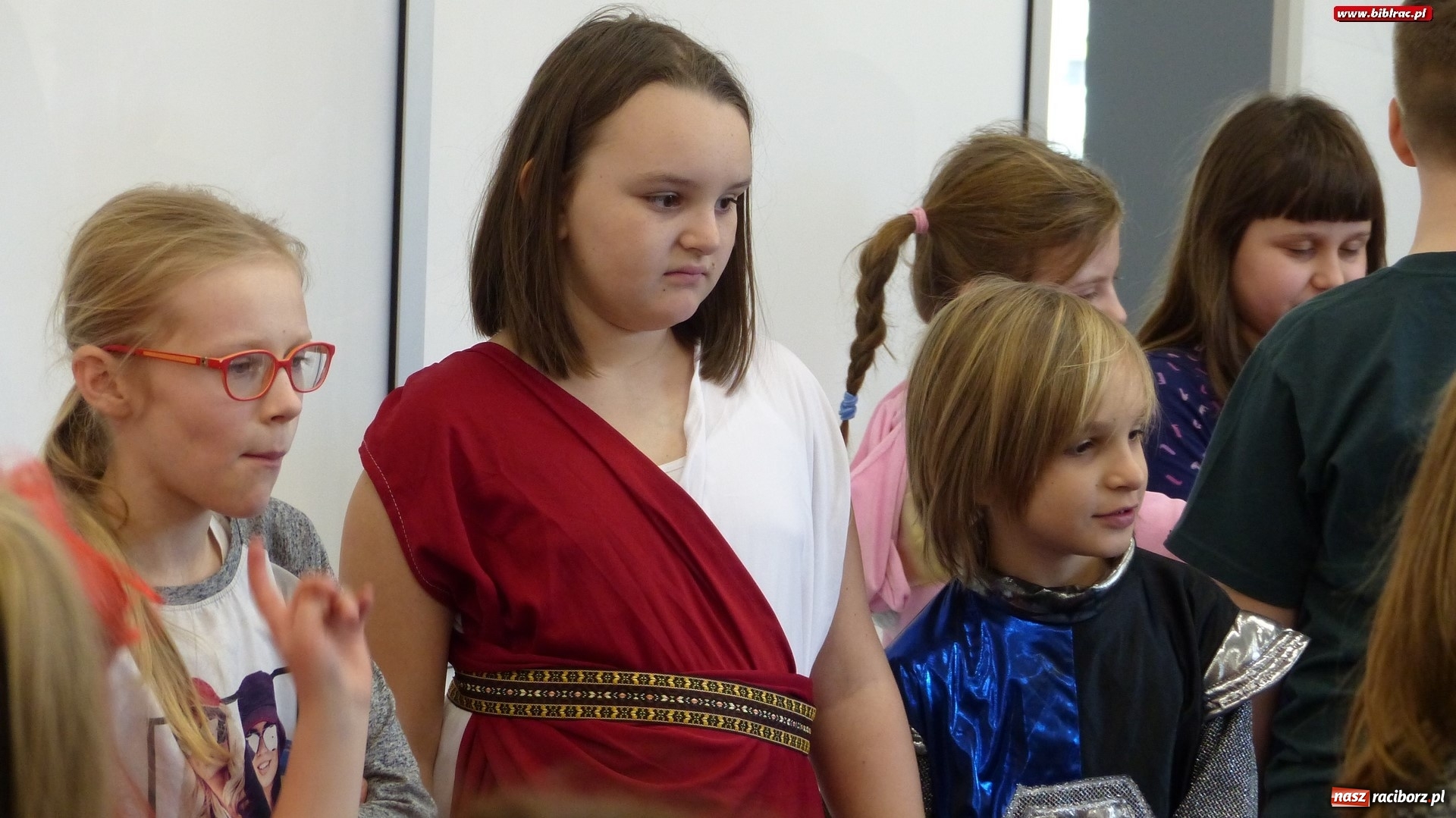 Zdjęcie w galerii na portalu naszraciborz.pl: Mądra Mysz gościem raciborskiej biblioteki wiadomości z regionu