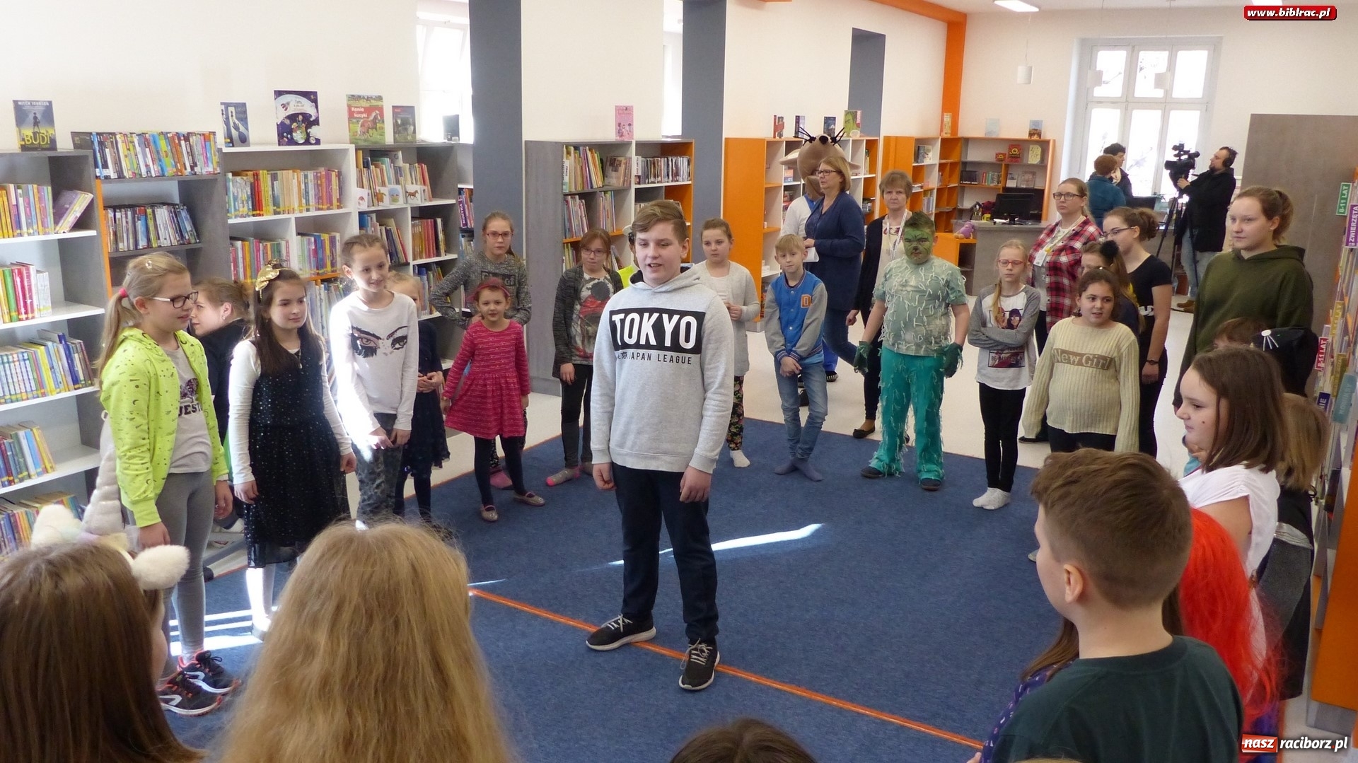 Zdjęcie w galerii na portalu naszraciborz.pl: Mądra Mysz gościem raciborskiej biblioteki wiadomości z regionu