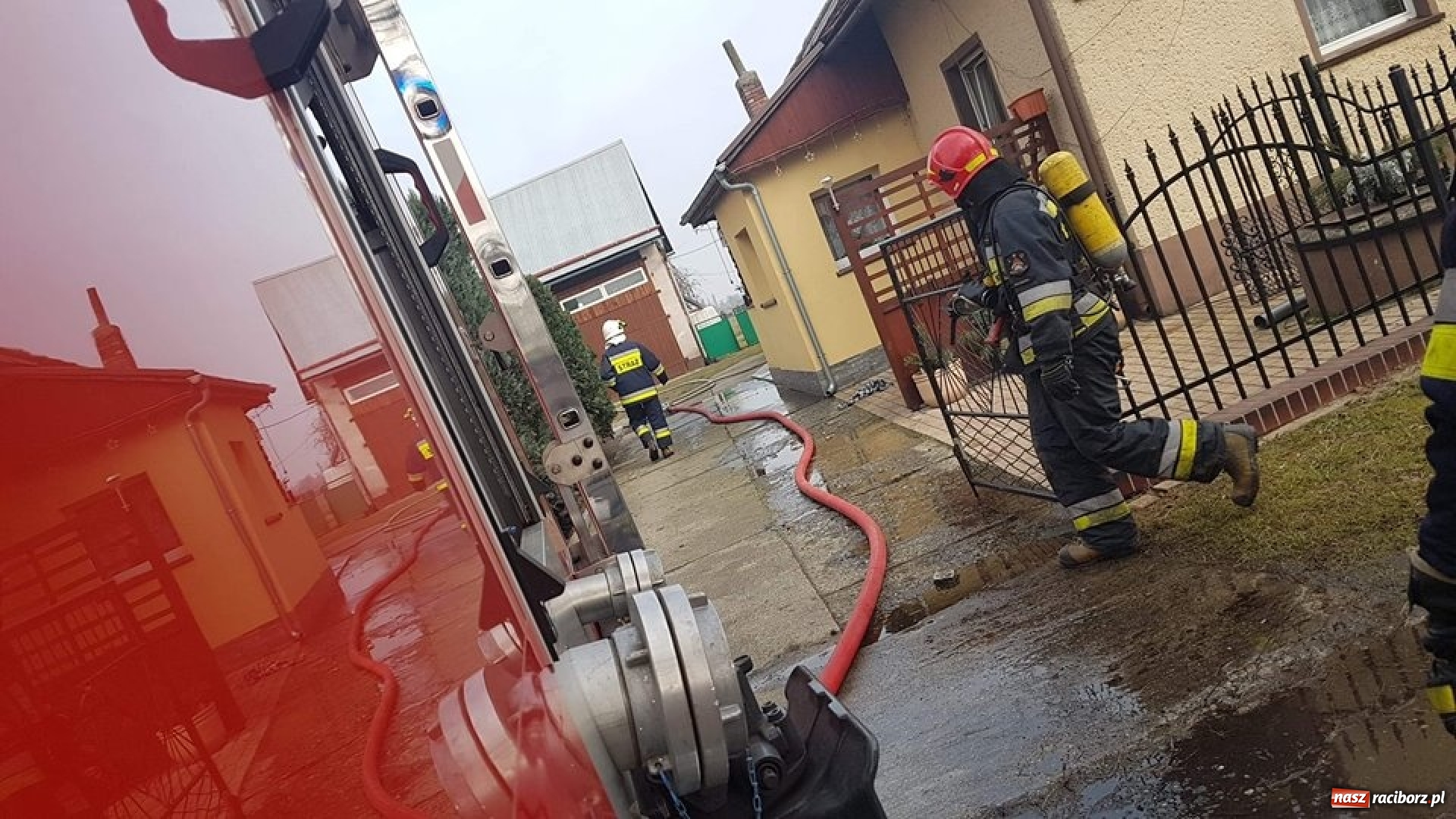 Zdjęcie w galerii na portalu naszraciborz.pl: Szybka interwencja strażaków uratowała dom FOTO wiadomości z regionu