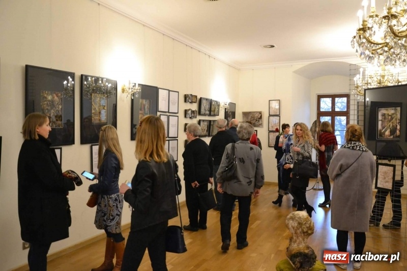 Zdjęcie w galerii na portalu naszraciborz.pl: Utkane z myśli - blisko siebie. Finisaż wystawy na Zamku Piastowskim  wiadomości z regionu