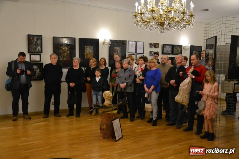 Zdjęcie w galerii na portalu naszraciborz.pl: Utkane z myśli - blisko siebie. Finisaż wystawy na Zamku Piastowskim  wiadomości z regionu