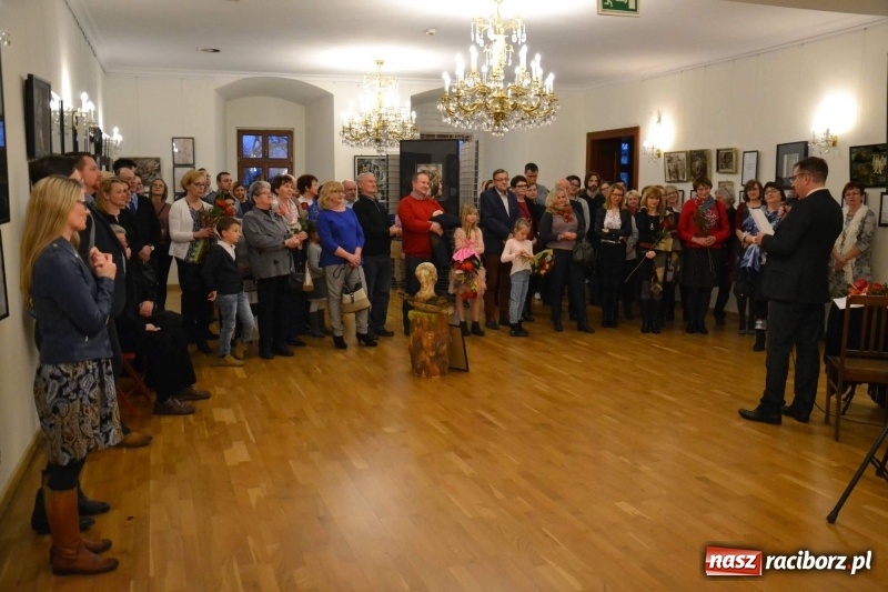 Zdjęcie w galerii na portalu naszraciborz.pl: Utkane z myśli - blisko siebie. Finisaż wystawy na Zamku Piastowskim  wiadomości z regionu