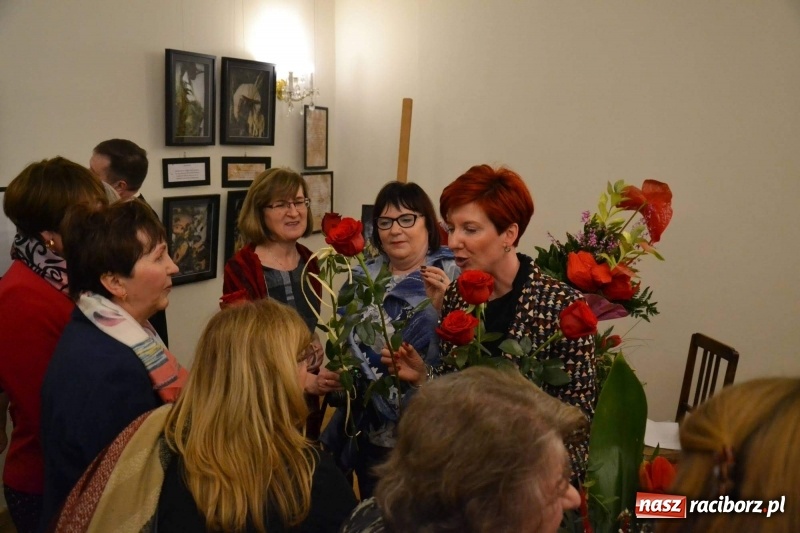 Zdjęcie w galerii na portalu naszraciborz.pl: Utkane z myśli - blisko siebie. Finisaż wystawy na Zamku Piastowskim  wiadomości z regionu