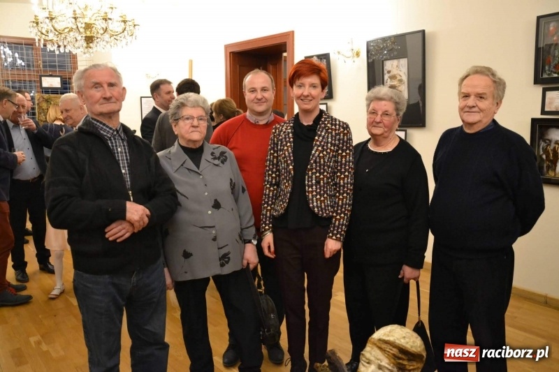 Zdjęcie w galerii na portalu naszraciborz.pl: Utkane z myśli - blisko siebie. Finisaż wystawy na Zamku Piastowskim  wiadomości z regionu