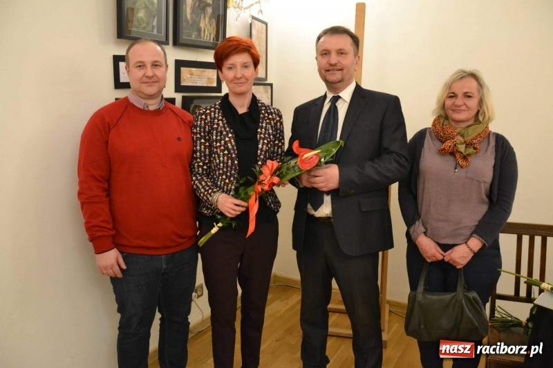 Zdjęcie w galerii na portalu naszraciborz.pl: Utkane z myśli - blisko siebie. Finisaż wystawy na Zamku Piastowskim  wiadomości z regionu