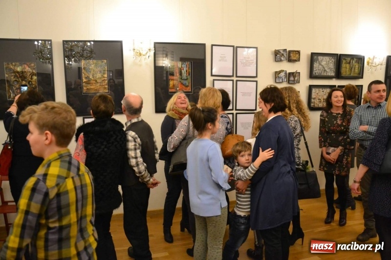 Zdjęcie w galerii na portalu naszraciborz.pl: Utkane z myśli - blisko siebie. Finisaż wystawy na Zamku Piastowskim  wiadomości z regionu