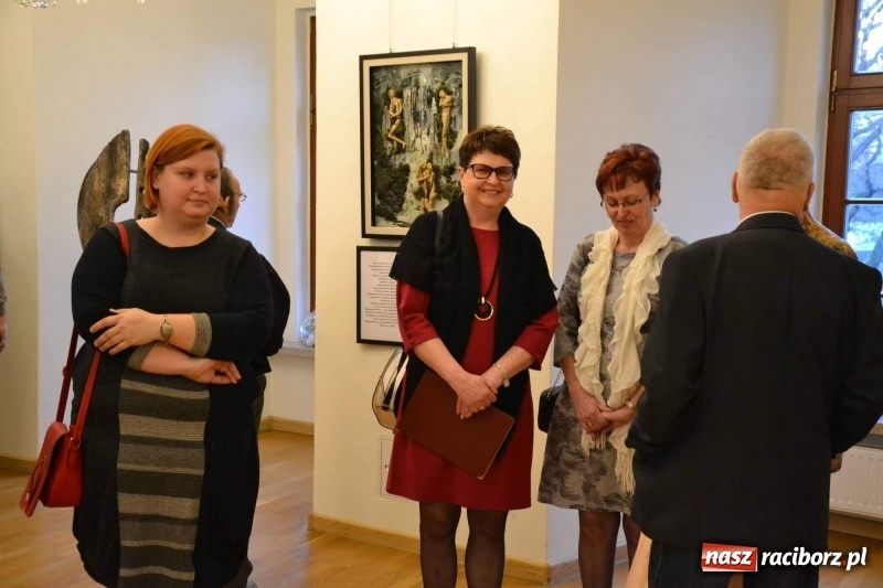 Zdjęcie w galerii na portalu naszraciborz.pl: Utkane z myśli - blisko siebie. Finisaż wystawy na Zamku Piastowskim  wiadomości z regionu