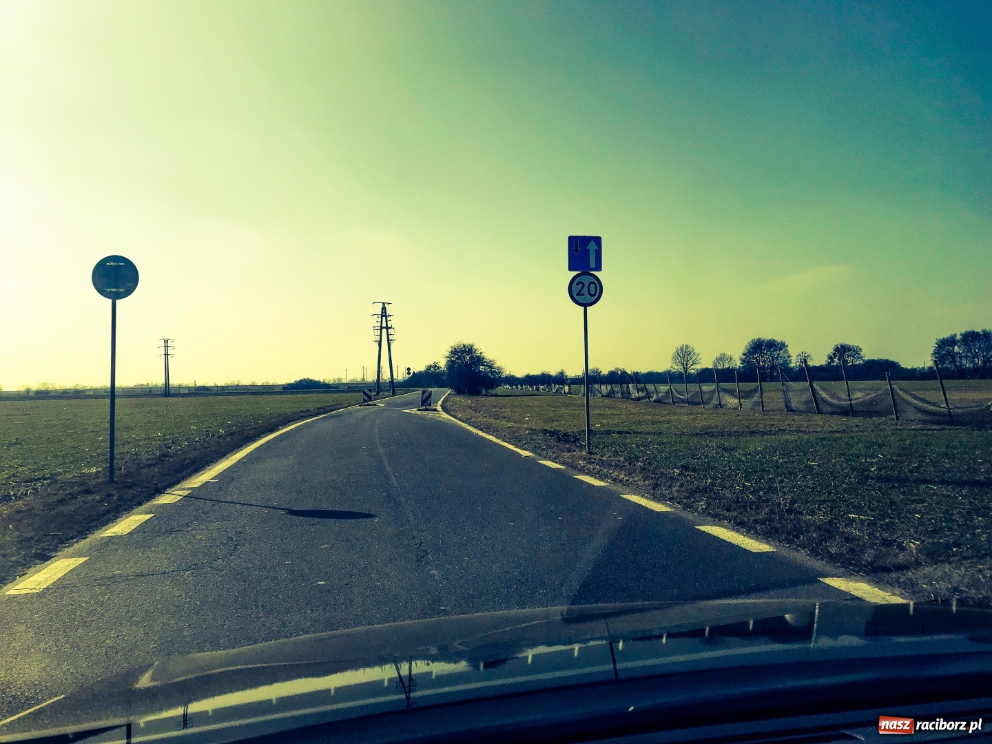 Zdjęcie w galerii na portalu naszraciborz.pl: Czy to jest tu potrzebne? Radny o szykanie na obwodnicy Markowice-Obora wiadomości z regionu