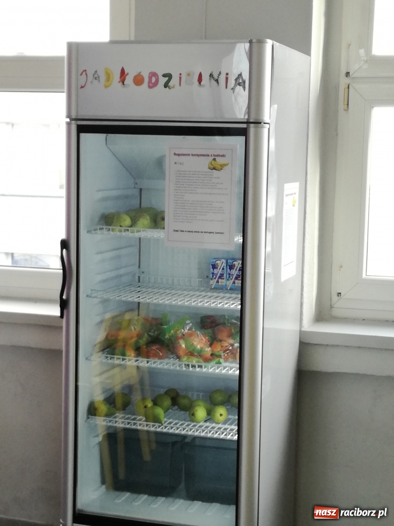 Zdjęcie w galerii na portalu naszraciborz.pl: JADŁODZIELNIA - nowy projekt społecznościowy w SP 1 na Ostrogu  wiadomości z regionu