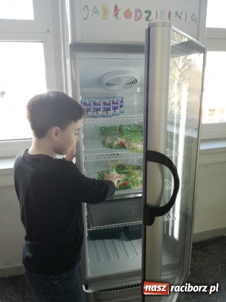 Zdjęcie w galerii na portalu naszraciborz.pl: JADŁODZIELNIA - nowy projekt społecznościowy w SP 1 na Ostrogu  wiadomości z regionu