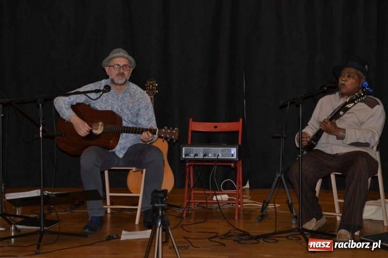 Zdjęcie w galerii na portalu naszraciborz.pl: Koncert Jimmy Burns’ Birthday Party na Zamku Piastowskim za nami  wiadomości z regionu