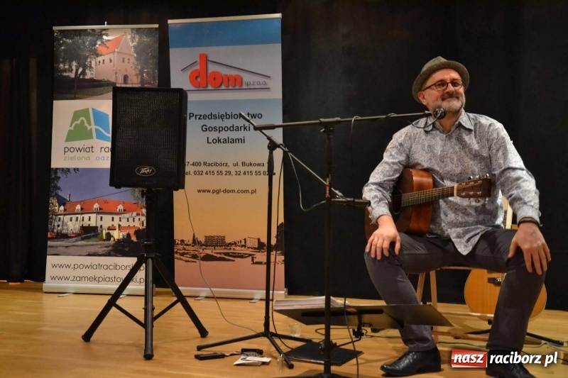 Zdjęcie w galerii na portalu naszraciborz.pl: Koncert Jimmy Burns’ Birthday Party na Zamku Piastowskim za nami  wiadomości z regionu