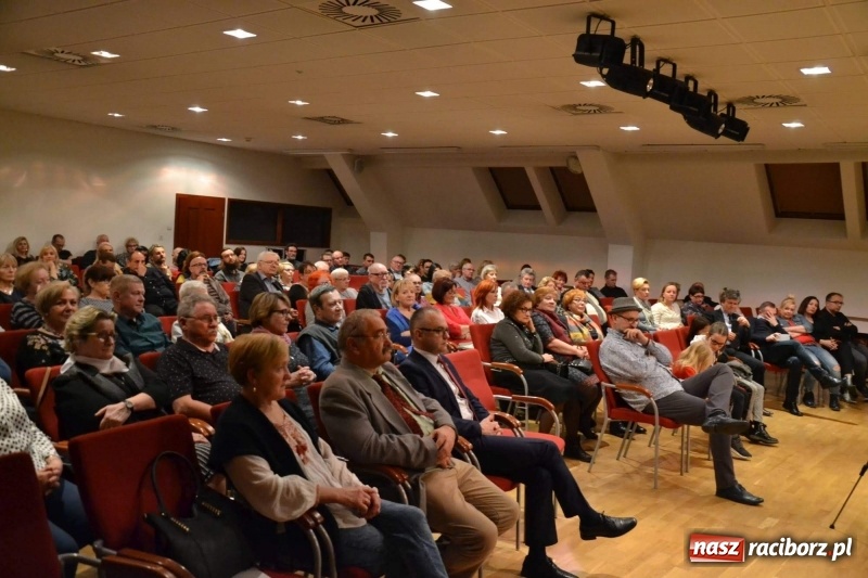 Zdjęcie w galerii na portalu naszraciborz.pl: Koncert Jimmy Burns’ Birthday Party na Zamku Piastowskim za nami  wiadomości z regionu