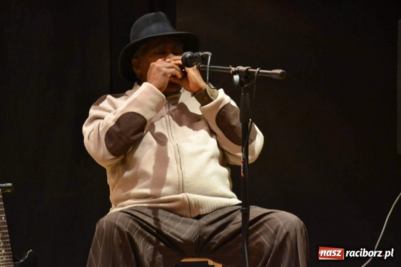 Zdjęcie w galerii na portalu naszraciborz.pl: Koncert Jimmy Burns’ Birthday Party na Zamku Piastowskim za nami  wiadomości z regionu