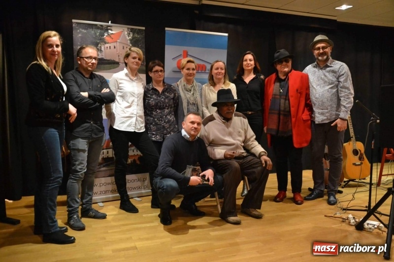 Zdjęcie w galerii na portalu naszraciborz.pl: Koncert Jimmy Burns’ Birthday Party na Zamku Piastowskim za nami  wiadomości z regionu