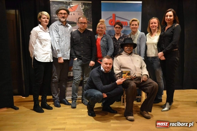 Zdjęcie w galerii na portalu naszraciborz.pl: Koncert Jimmy Burns’ Birthday Party na Zamku Piastowskim za nami  wiadomości z regionu